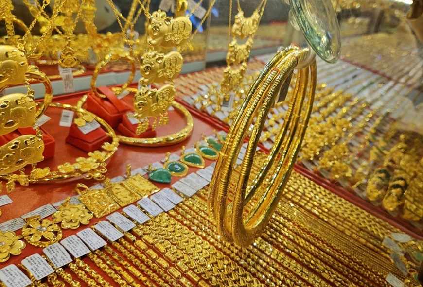 Giá vàng hôm nay (12-11): Tiếp đà giảm mạnh