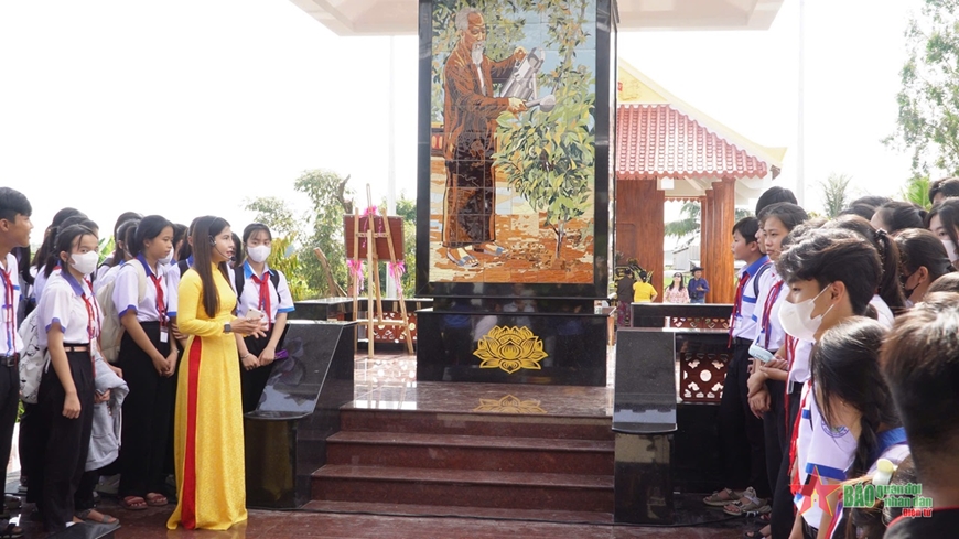 Cà Mau: Công bố quyết định xếp hạng di tích Bia kỷ niệm Bác Hồ với cây vú sữa miền Nam