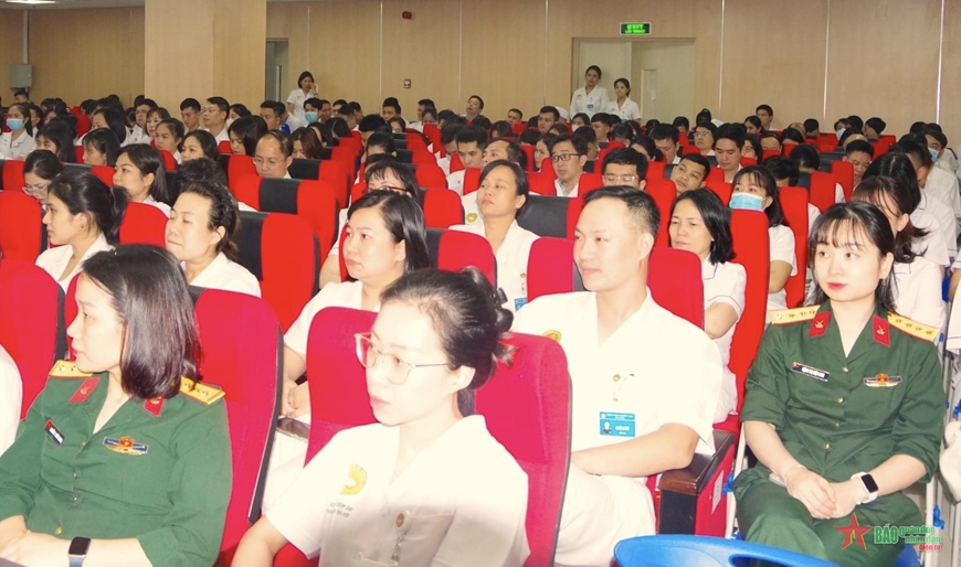 Bệnh viện Quân y 103 tập huấn kỹ năng giao tiếp, ứng xử cho cán bộ, nhân viên