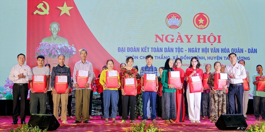 Phó thủ tướng Chính phủ Hồ Đức Phớc dự Ngày hội Đại đoàn kết tại Tam Dương, Vĩnh Phúc