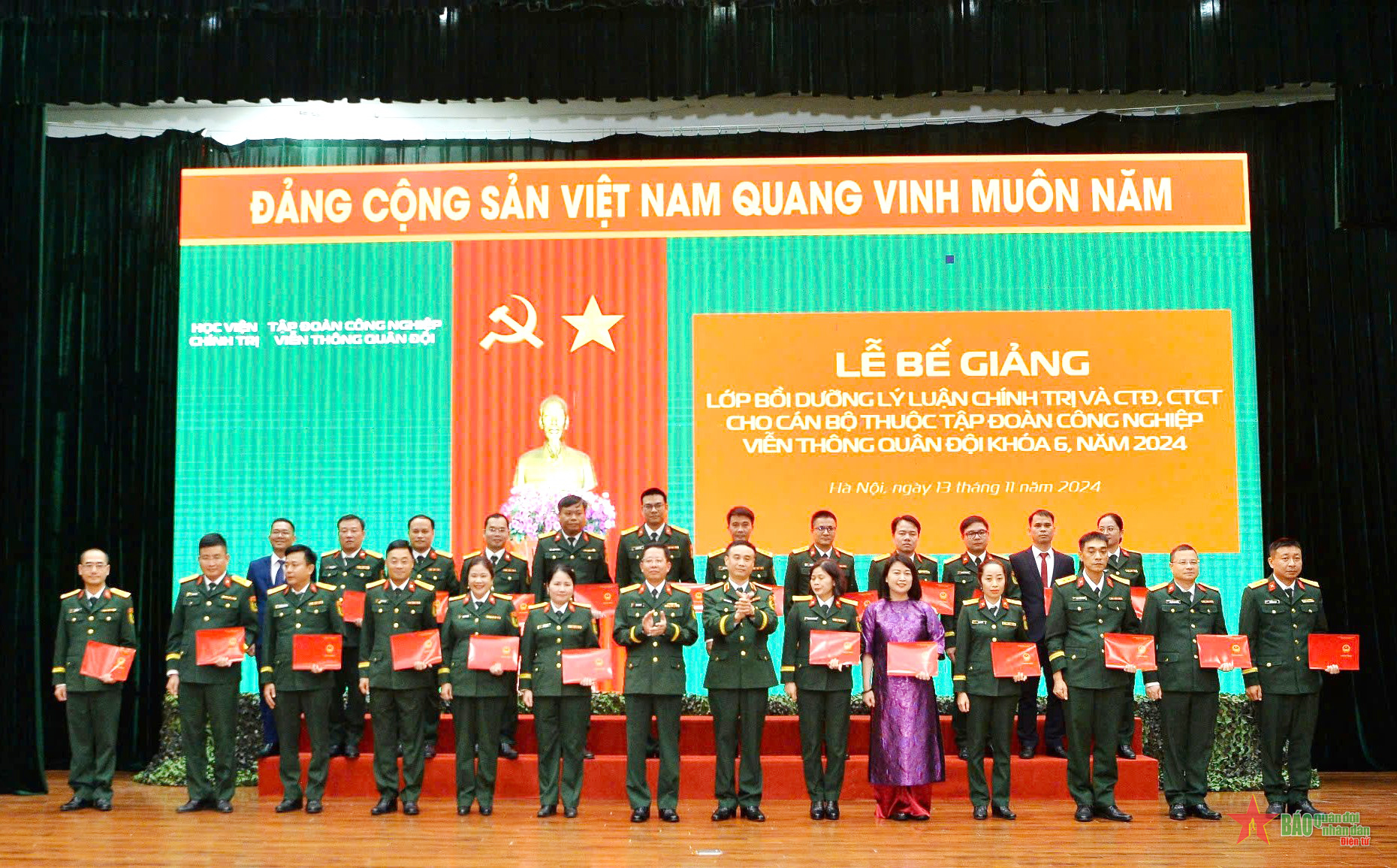 Học viện Chính trị tổ chức tốt nghiệp Lớp bồi dưỡng lý luận chính trị cho cán bộ thuộc Viettel