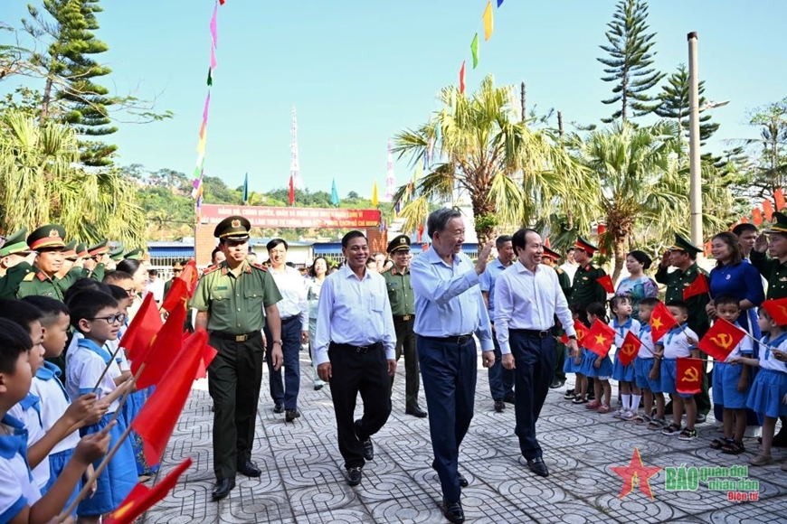 Tổng Bí thư Tô Lâm thăm, làm việc tại huyện đảo Bạch Long Vĩ (TP Hải Phòng)