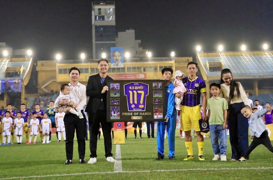 Tin thể thao (15-11): Anh thắng dễ tại Nations League, Văn Quyết đi vào lịch sử V-League