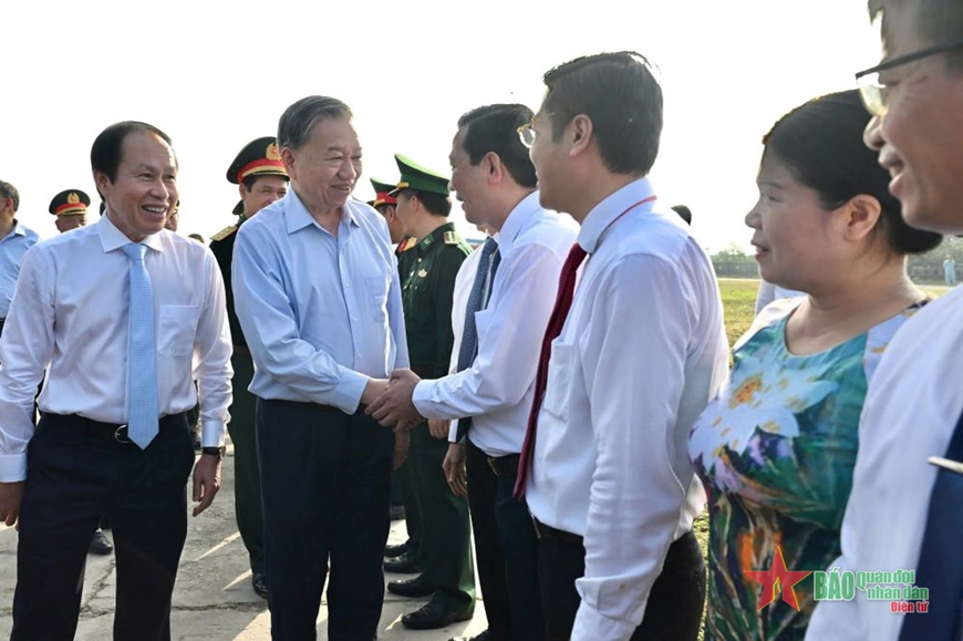 Tổng Bí thư Tô Lâm thăm, làm việc tại huyện đảo Bạch Long Vĩ (TP Hải Phòng)