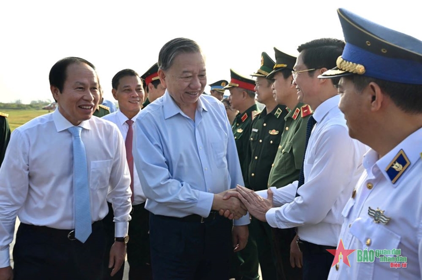 Tổng Bí thư Tô Lâm thăm, làm việc tại huyện đảo Bạch Long Vĩ (TP Hải Phòng)