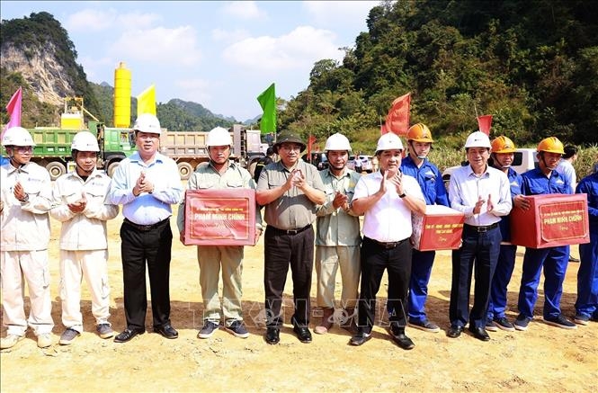 Thủ tướng Phạm Minh Chính: Thúc đẩy các dự án cao tốc, cửa khẩu thông minh tại Lạng Sơn, Cao Bằng