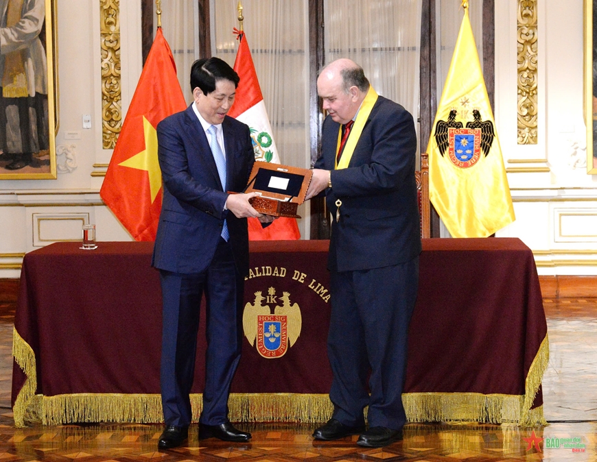 Chủ tịch nước hội kiến Quốc vương Brunei, Thị trưởng thành phố Lima, tiếp Liên minh doanh nghiệp Hoa Kỳ - APEC