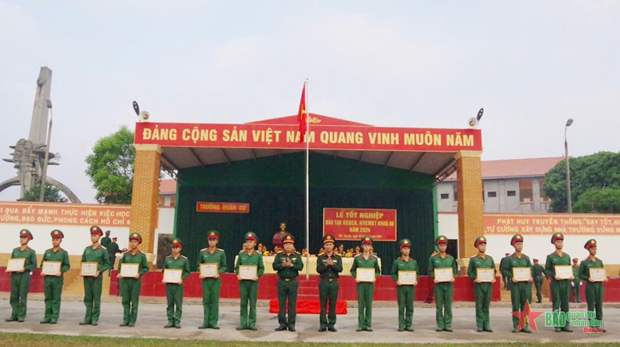 Hơn 1.200 học viên tốt nghiệp Trường Quân sự Quân khu 1
