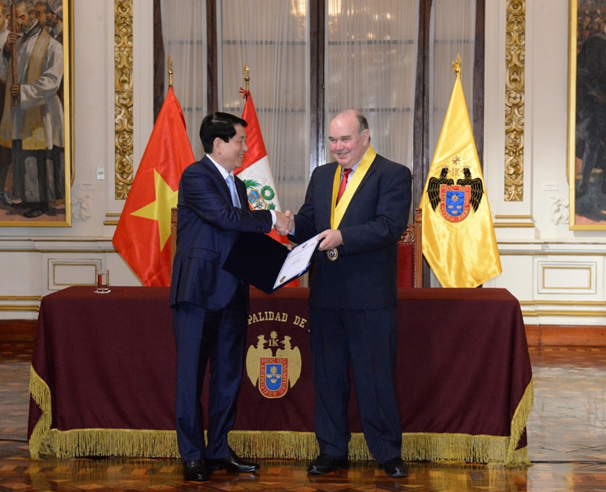 Chủ tịch nước hội kiến Quốc vương Brunei, Thị trưởng thành phố Lima, tiếp Liên minh doanh nghiệp Hoa Kỳ - APEC