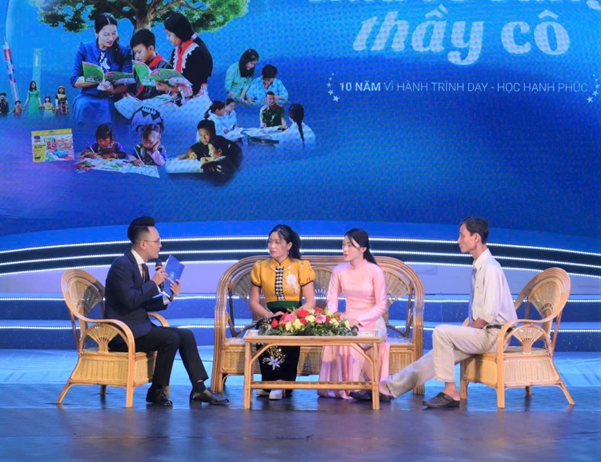 “Chia sẻ cùng thầy cô” năm 2024: Vinh danh 60 giáo viên tiêu biểu