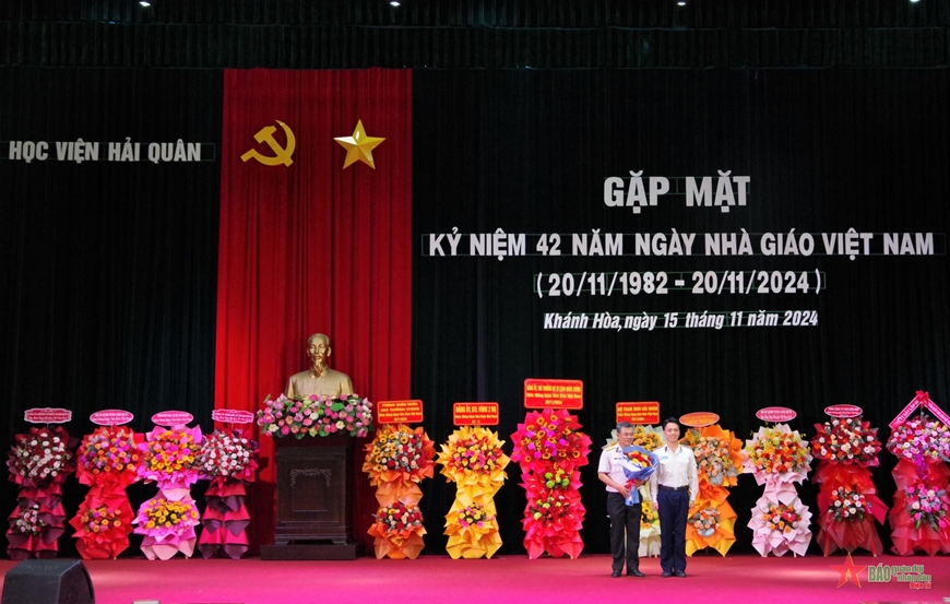 Học viện Hải quân gặp mặt kỷ niệm Ngày Nhà giáo Việt Nam 20-11