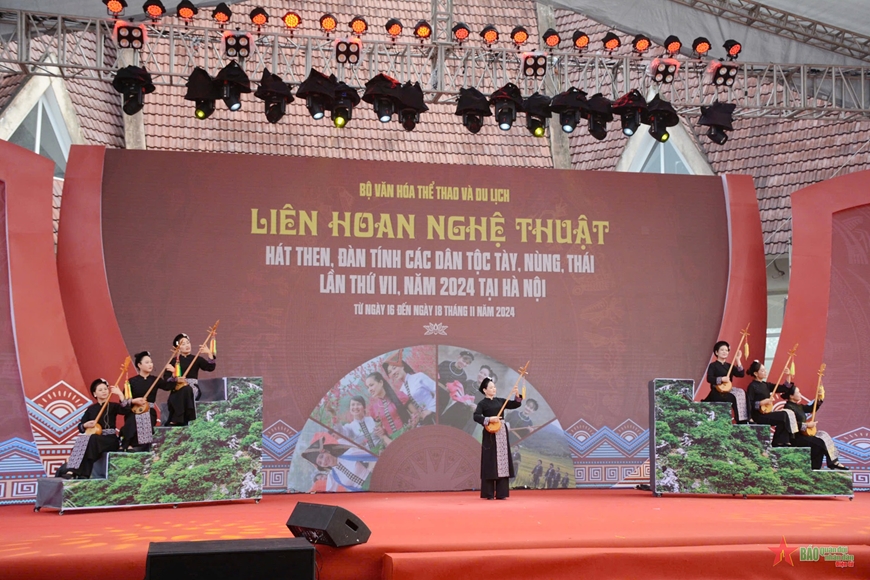 Trình diễn nhiều tiết mục đặc sắc tại Liên hoan nghệ thuật hát Then, đàn tính