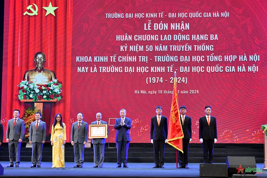 Tổng Bí thư Tô Lâm gặp mặt đại diện nhà giáo, cán bộ quản lý giáo dục nhân Ngày Nhà giáo Việt Nam 20-11
