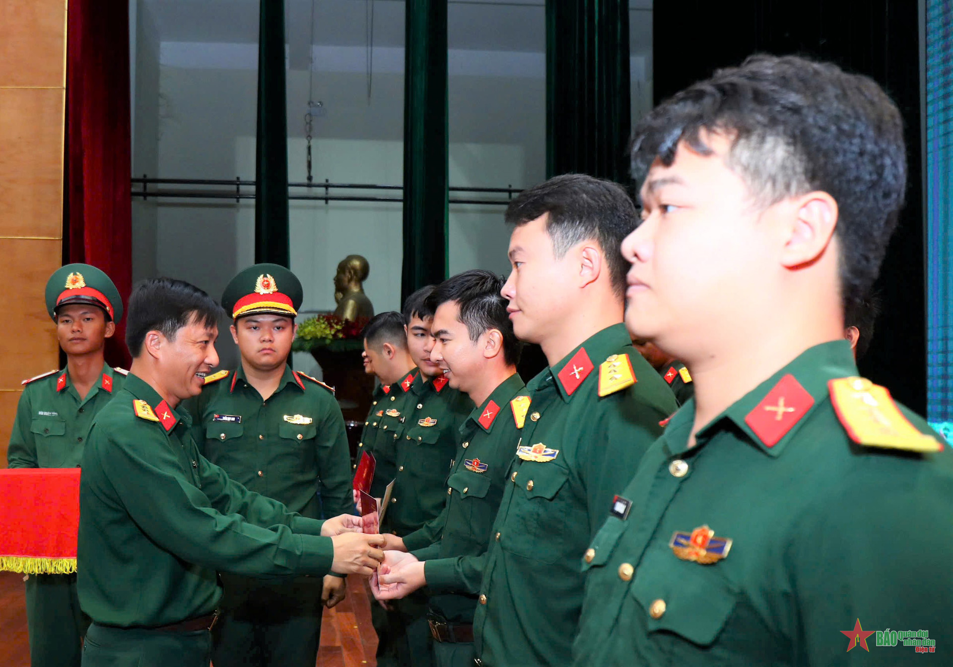 Vận dụng sáng tạo kiến thức được bồi dưỡng vào hoạt động thực tiễn