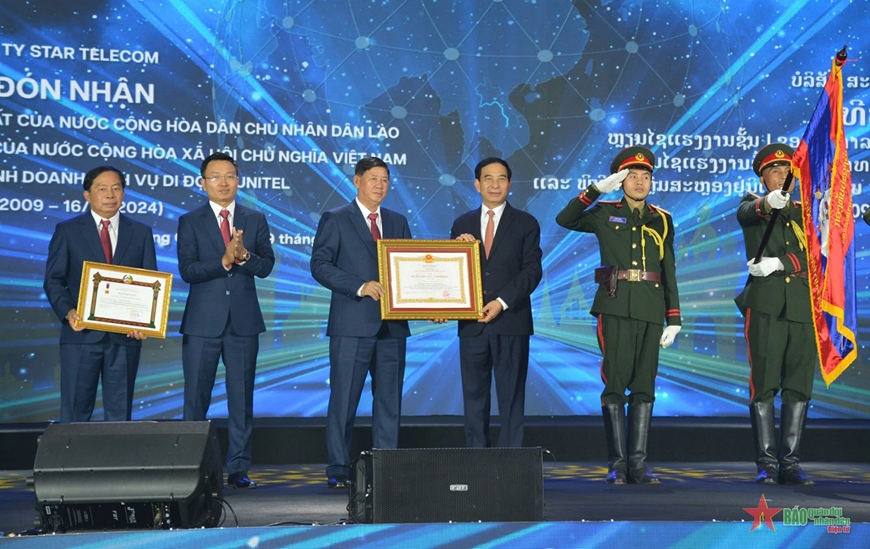 Đại tướng Phan Văn Giang dự Lễ kỷ niệm 15 năm khai trương mạng di động Unitel