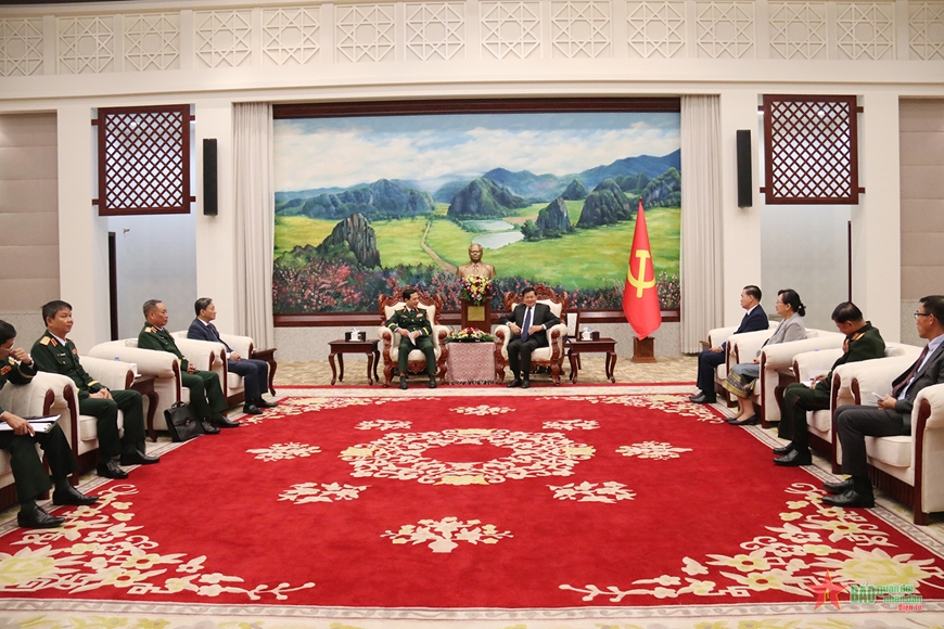 Đại tướng Phan Văn Giang chào xã giao Tổng Bí thư, Chủ tịch nước Lào