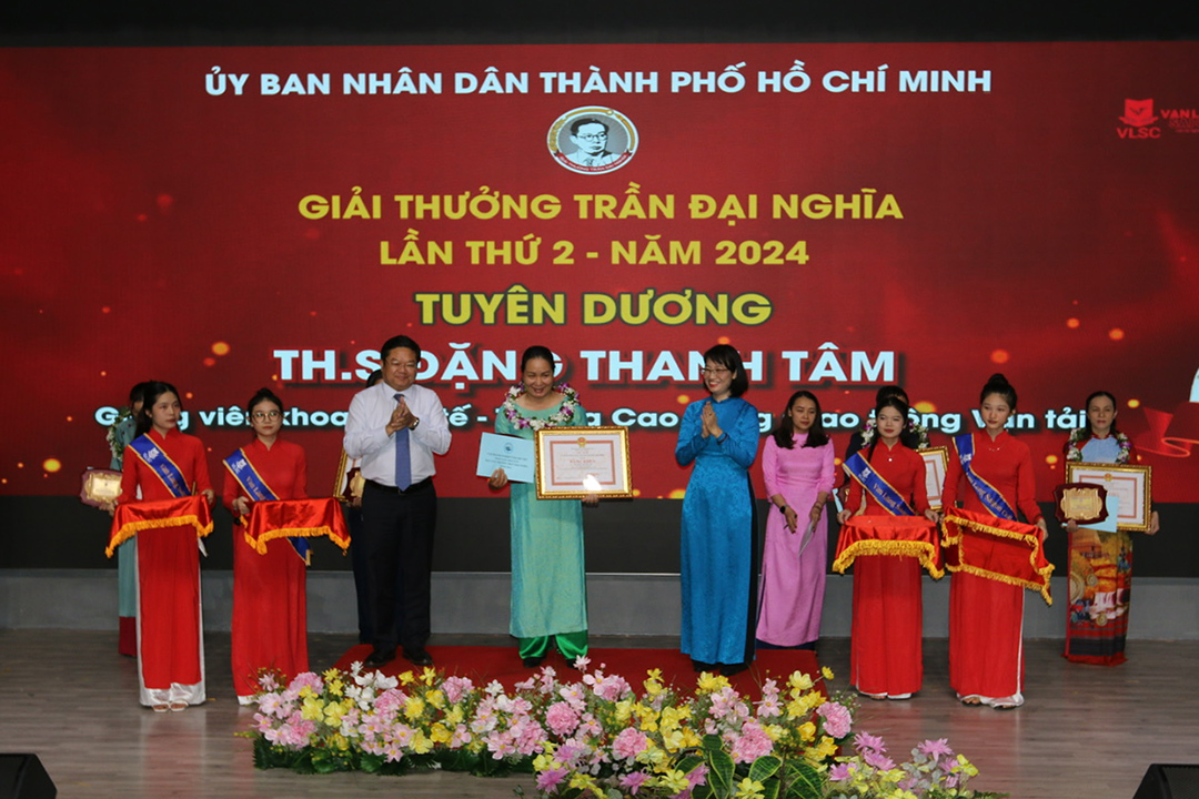 TP Hồ Chí Minh: Trao Giải thưởng Trần Đại Nghĩa tặng 10 nhà giáo tiêu biểu
