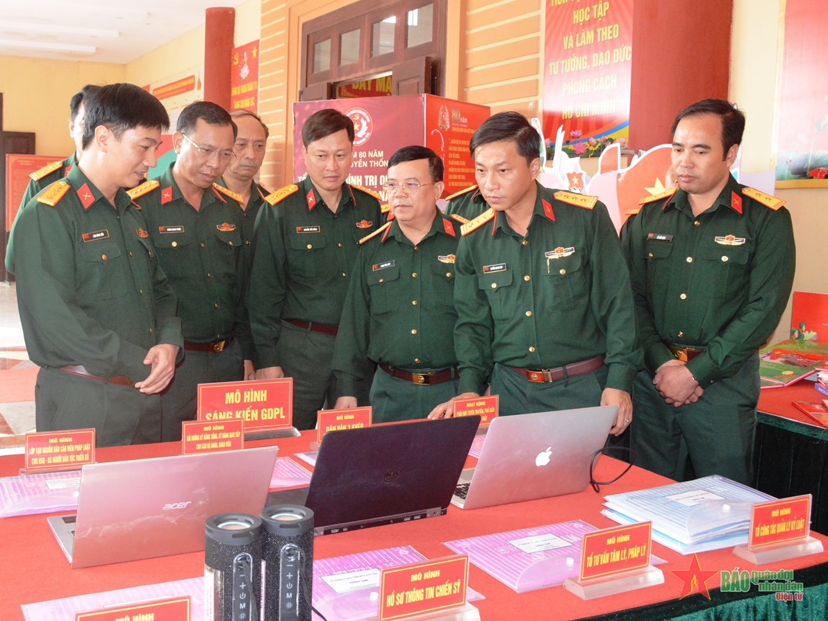 Ban Thanh niên Quân đội kiểm tra công tác phổ biến pháp luật cho thanh niên tại Trung đoàn 174