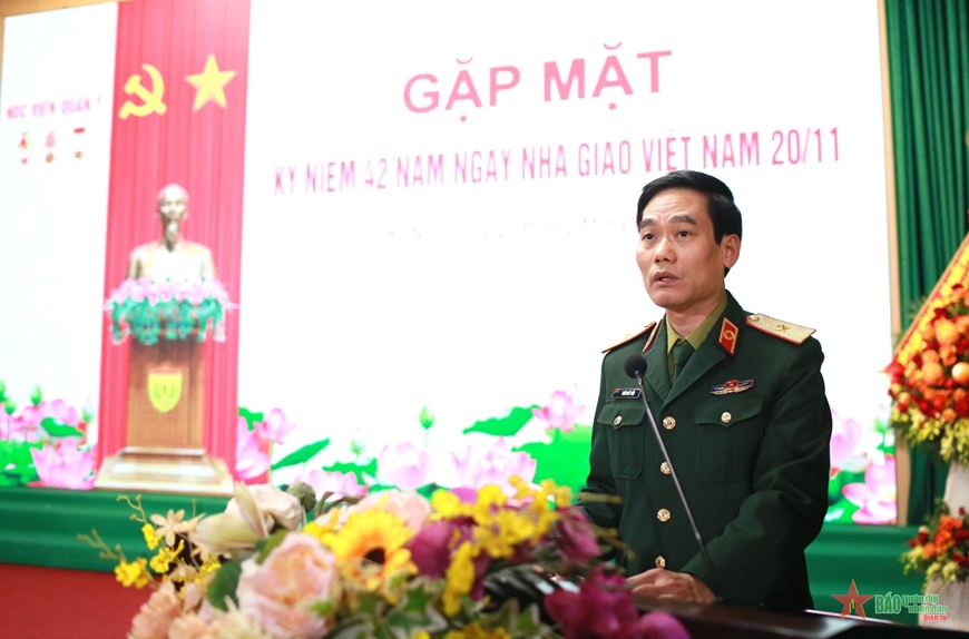 Học viện Quân y gặp mặt kỷ niệm 42 năm Ngày Nhà giáo Việt Nam