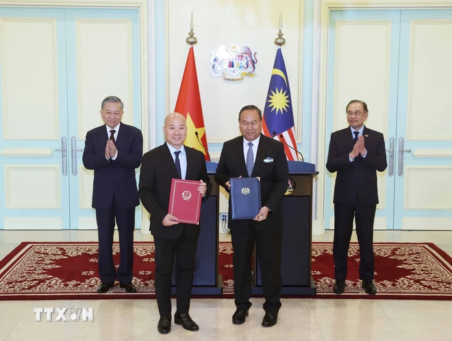 Việt Nam và Malaysia nâng cấp quan hệ lên Đối tác chiến lược toàn diện