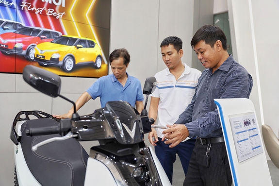 Doanh số VinFast Tăng Gần 5 Lần, Thúc Đẩy Thị Trường Xe Máy Điện Tại Việt Nam