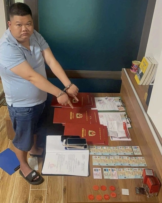 Bắt 6 đối tượng lừa đảo chiếm đoạt tài sản