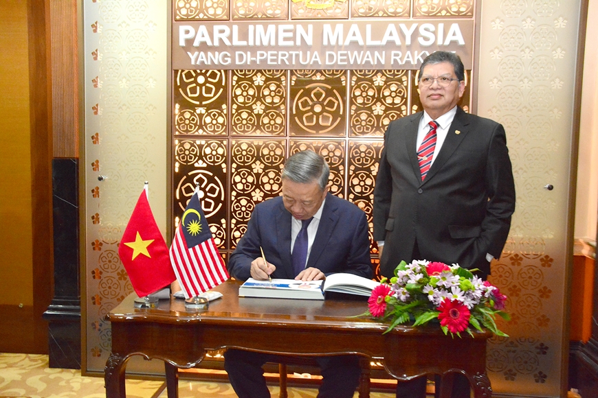 Tổng Bí thư Tô Lâm hội kiến với Chủ tịch Hạ viện Malaysia