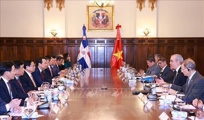 Thủ tướng Phạm Minh Chính hội đàm với Tổng thống Cộng hòa Dominica Luis Abinader Corona