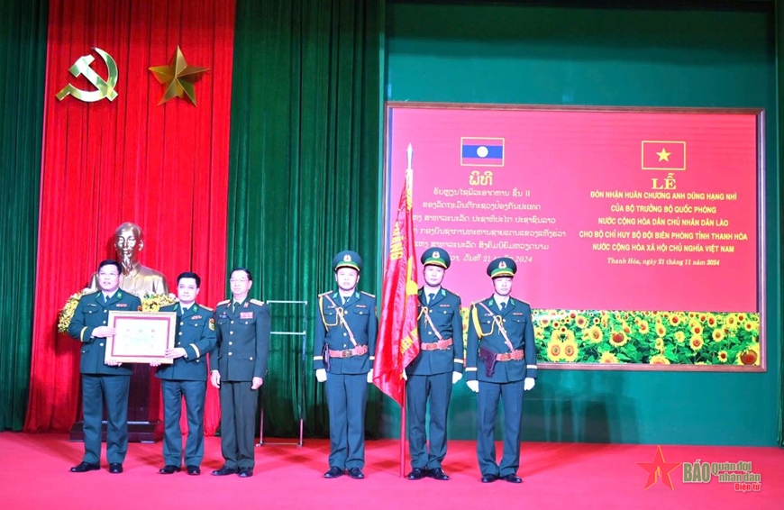 Bộ đội Biên phòng tỉnh Thanh Hóa đón nhận Huân chương Chiến công hạng Nhì của Bộ Quốc phòng Lào