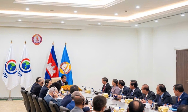Chủ tịch Quốc hội Trần Thanh Mẫn cùng các Trưởng đoàn chào xã giao Chủ tịch danh dự Hội nghị ICAPP 12