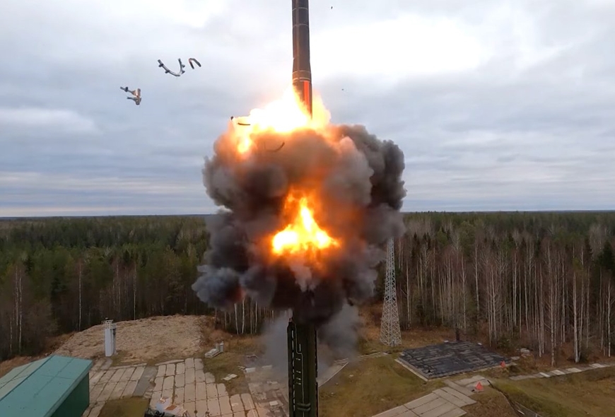 Tại sao ICBM RS-26 Rubezh là vũ khí tiến công phủ đầu của Nga?