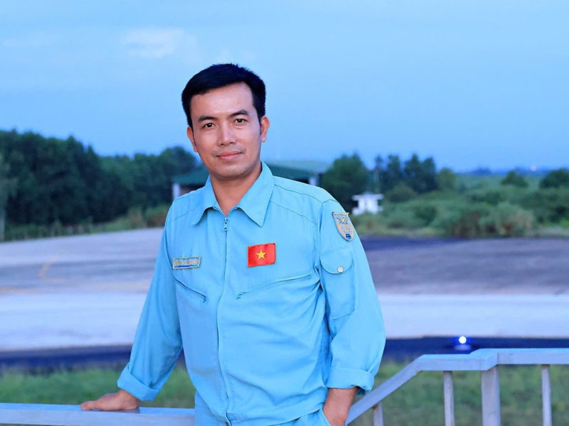 2 phi công được tặng thưởng Huân chương Bảo vệ Tổ quốc hạng Ba