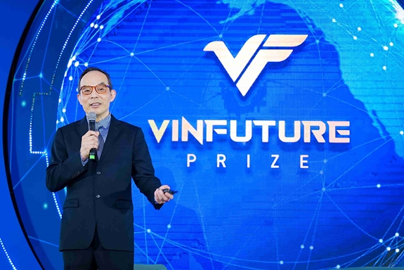 TS Xuedong Huang, Giám đốc Công nghệ Tập đoàn Zoom, khẳng định AI sẽ là trợ thủ đắc lực cho con người trong tương lai.