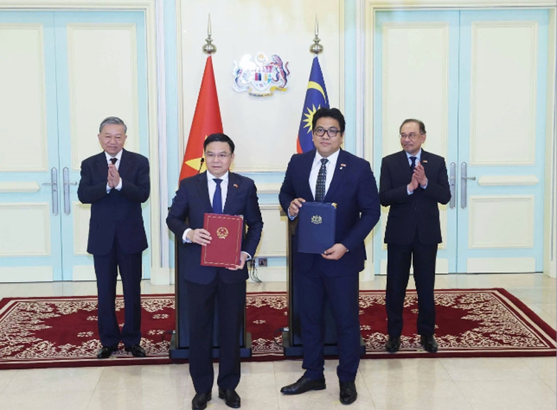 “Cây hữu nghị” đơm hoa kết trái