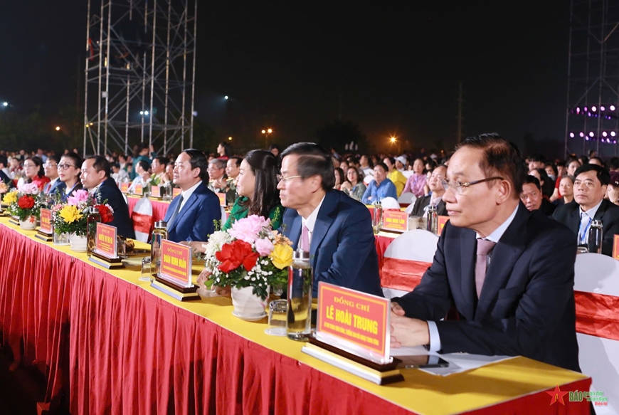 Tinh hoa di sản hội tụ trong lễ khai mạc Festival Ninh Bình