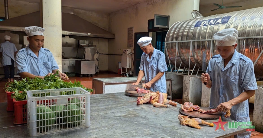 Để "anh nuôi" hoàn thành tốt nhiệm vụ