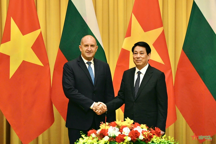 Chủ tịch nước Lương Cường hội đàm với Tổng thống Cộng hòa Bulgaria Rumen Radev