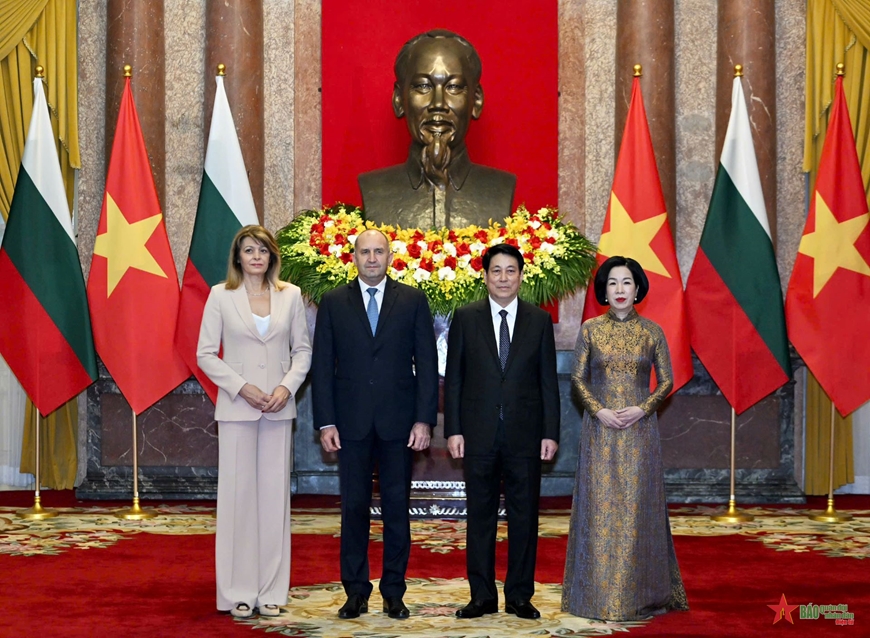 Chủ tịch nước Lương Cường chủ trì lễ đón Tổng thống Bulgaria Rumen Radev