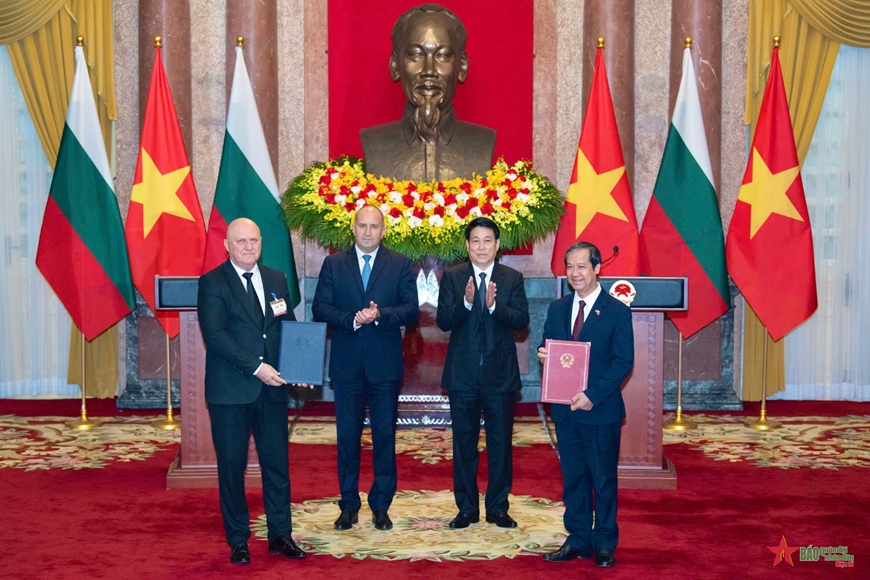 Chủ tịch nước Lương Cường hội đàm với Tổng thống Cộng hòa Bulgaria Rumen Radev