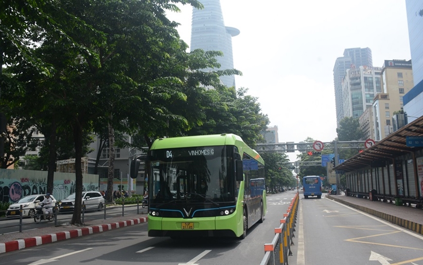 Thúc đẩy chuyển đổi phương tiện xe buýt xanh