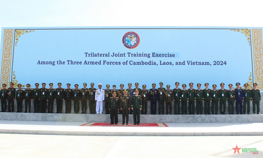 Bộ trưởng Quốc phòng Việt Nam-Lào-Campuchia chứng kiến diễn tập cứu hộ-cứu nạn chung giữa quân đội 3 nước