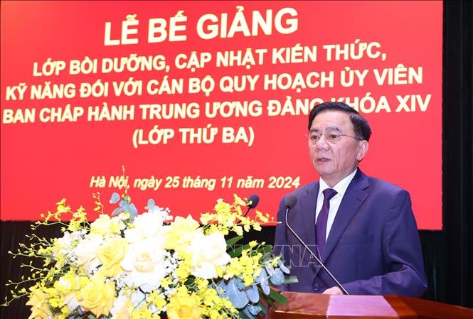 Bế giảng Lớp bồi dưỡng, cập nhật kiến thức, kỹ năng đối với cán bộ quy hoạch Ủy viên Trung ương Đảng khóa XIV