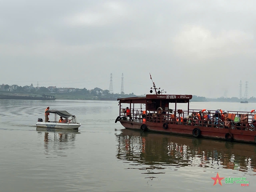 Tăng cường kiểm soát phương tiện đường thủy vào cao điểm cuối năm