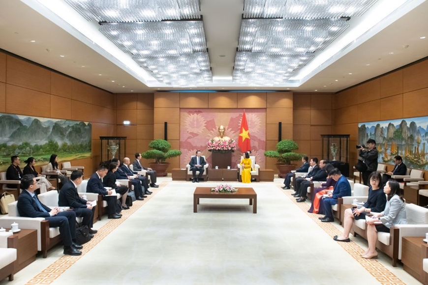 Phó chủ tịch Quốc hội Nguyễn Thị Thanh tiếp đoàn công tác Khu tự trị Duy Ngô Nhĩ Tân Cương (Trung Quốc)