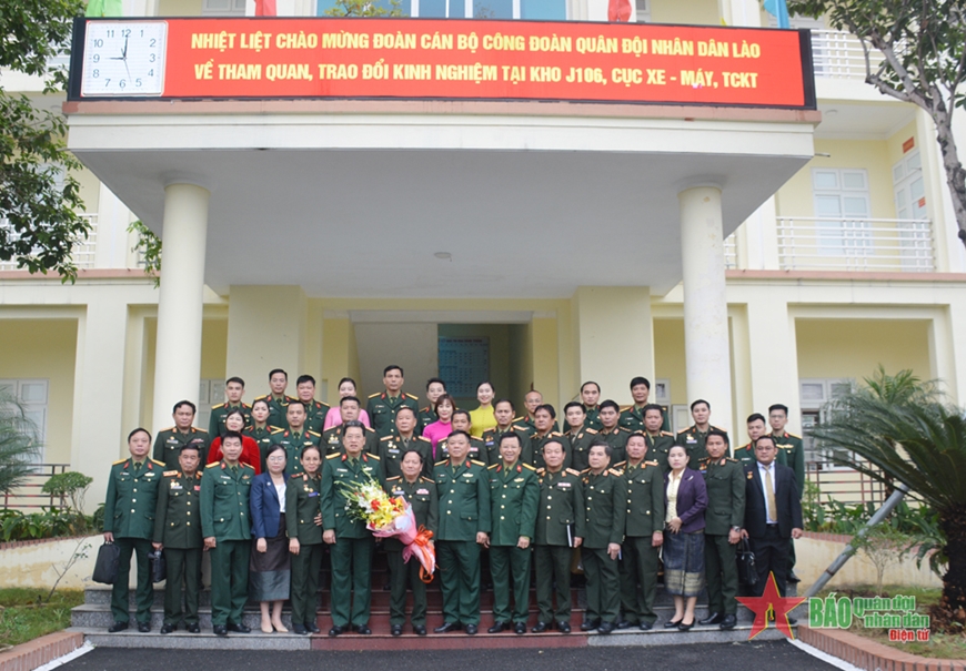 Đoàn cán bộ Công đoàn Quân đội nhân dân Lào trao đổi kinh nghiệm hoạt động tại Kho J106