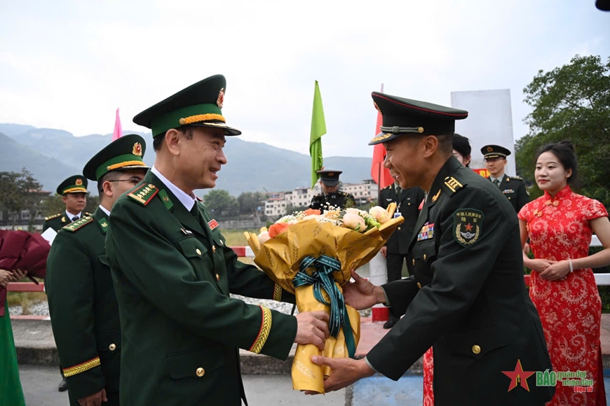 BĐBP tỉnh Lai Châu (Việt Nam) và BĐBP Khu vực Mông Tự (Trung Quốc) tăng cường phối hợp, trao đổi
