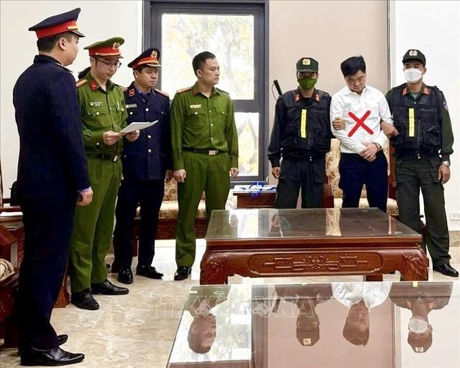 Bắt Cục trưởng Cục Hải quan Hà Nam Ninh và thuộc cấp về tội "Nhận hối lộ"