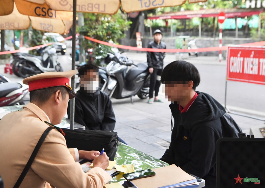 Hà Nội: Gần 2.300 trường hợp học sinh vi phạm giao thông bị xử lý