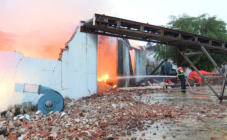 Cháy xưởng bột cá ở Quảng Bình: Nguyên nhân do chập điện