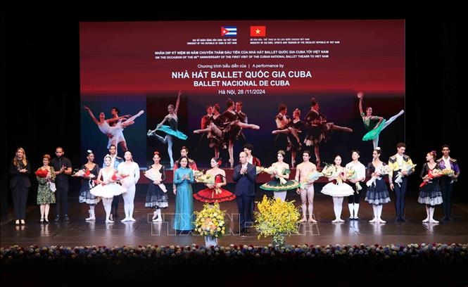 Tổng Bí thư Tô Lâm và Phu nhân dự chương trình biểu diễn của Đoàn nghệ sĩ Nhà hát Ballet Quốc gia Cuba